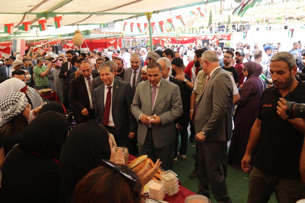 محافظ البلقاء يرعى احتفال عيد الاستقلال ويوم الجاليات في "عمان العربية"19