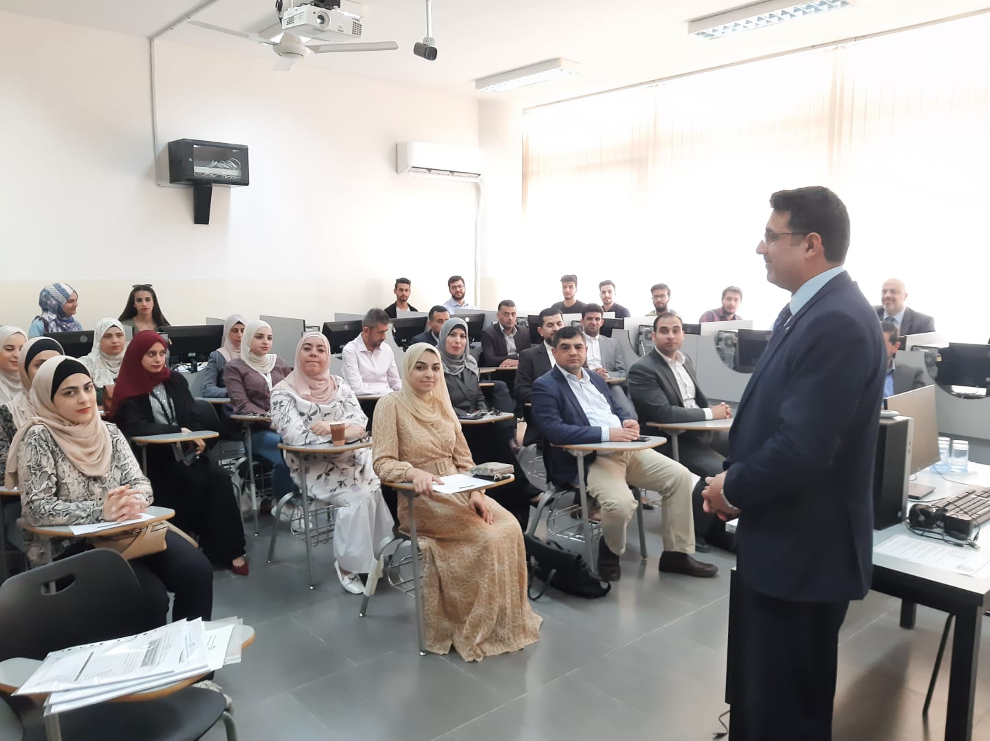 كلية العلوم الحاسوبية بجامعة عمان العربية تنظم يوم خريجي الكلية الأول1
