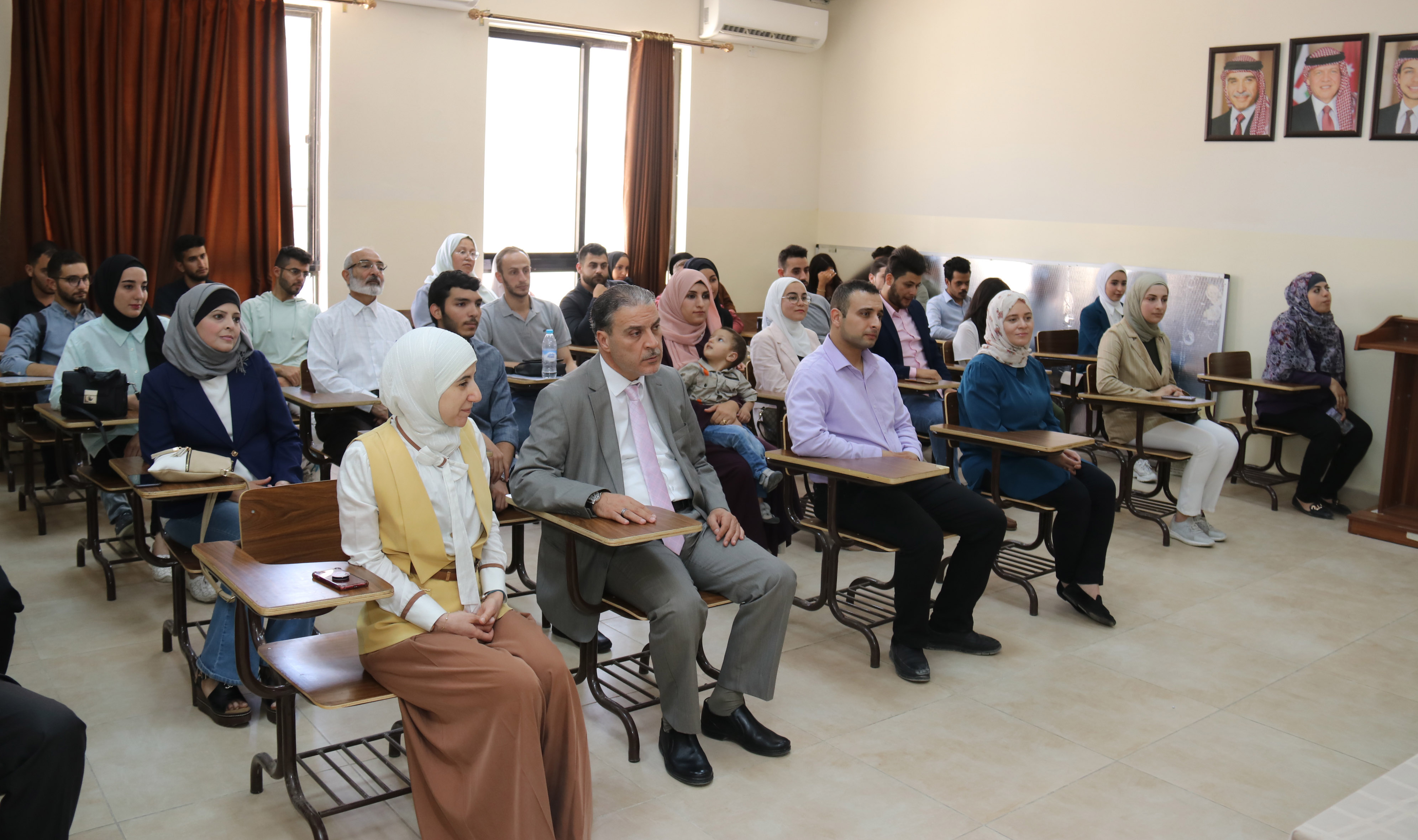 كلية الهندسة في "عمان العربية" تكرم الطلبة الأوائل2
