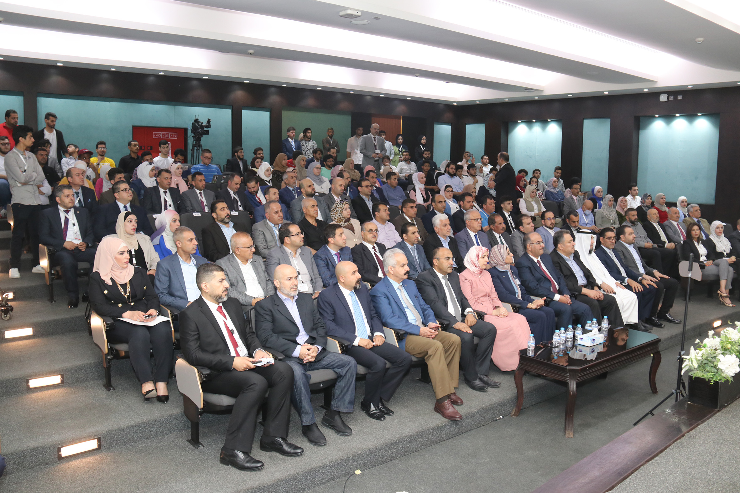 الهناندة يرعى افتتاح فعاليات المؤتمر الدولي الرابع في العلوم الحاسوبية والمعلوماتية في "عمان العربية"6