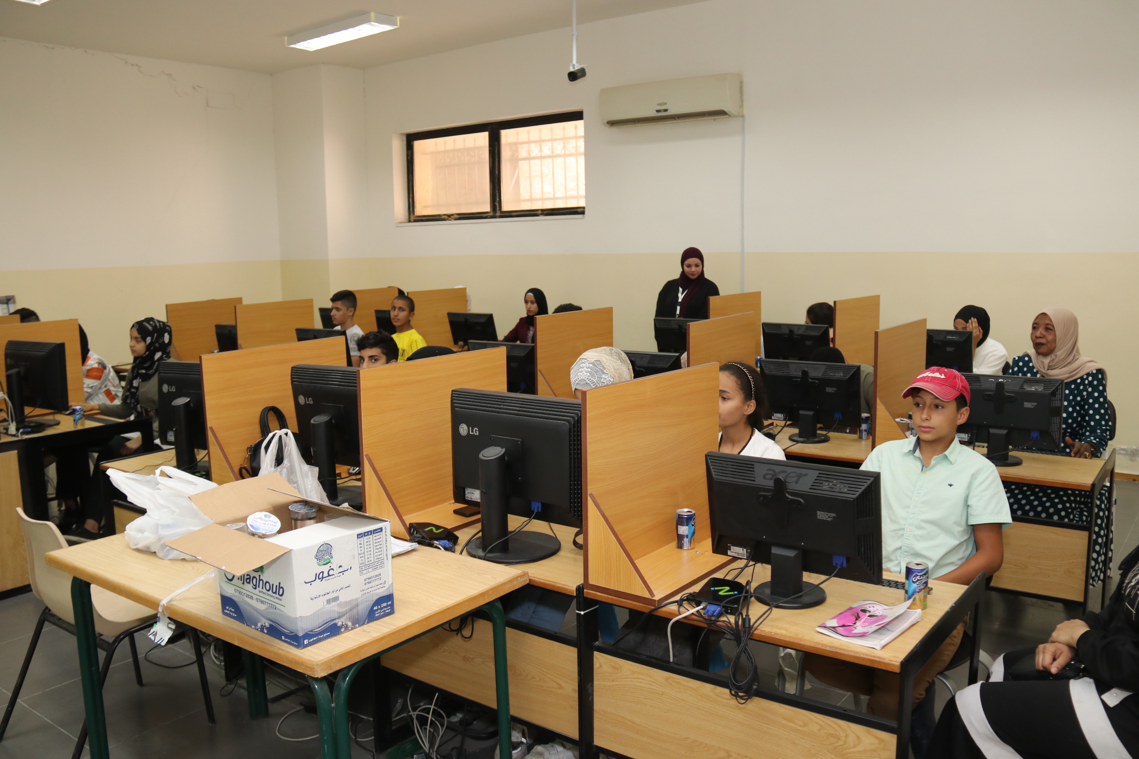 جامعة عمان العربية تقدم دورات تدريبية للمجتمع المحلي1