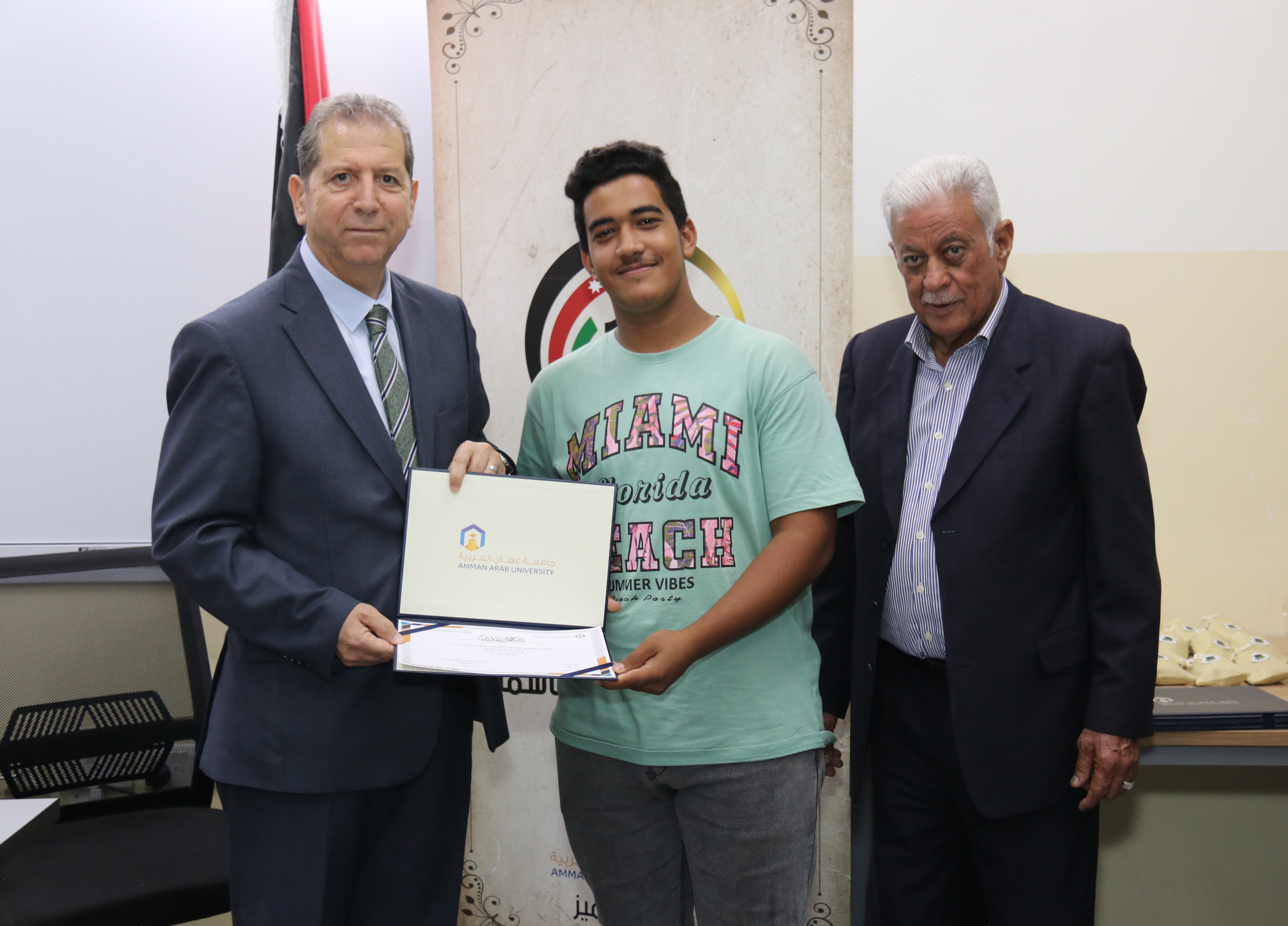 جامعة عمان العربية تقدم دورات تدريبية للمجتمع المحلي13