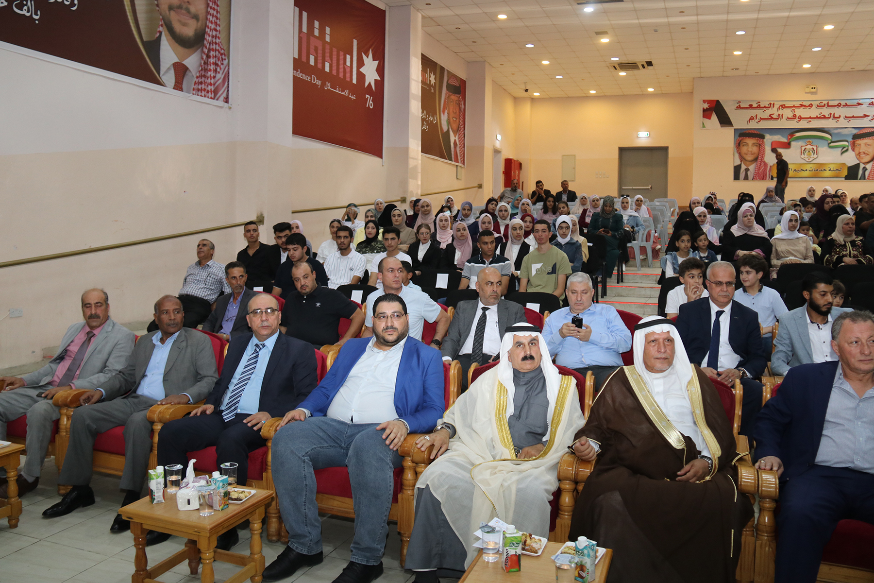"عمان العربية" تكرم اوائل الثانوية العامة في لواء عين الباشا ومخيم البقعة3