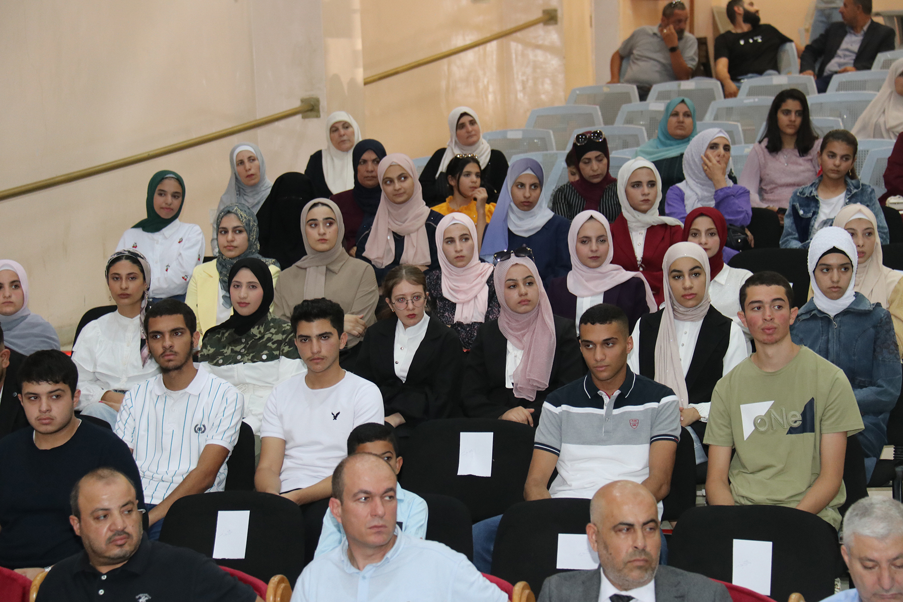 "عمان العربية" تكرم اوائل الثانوية العامة في لواء عين الباشا ومخيم البقعة5