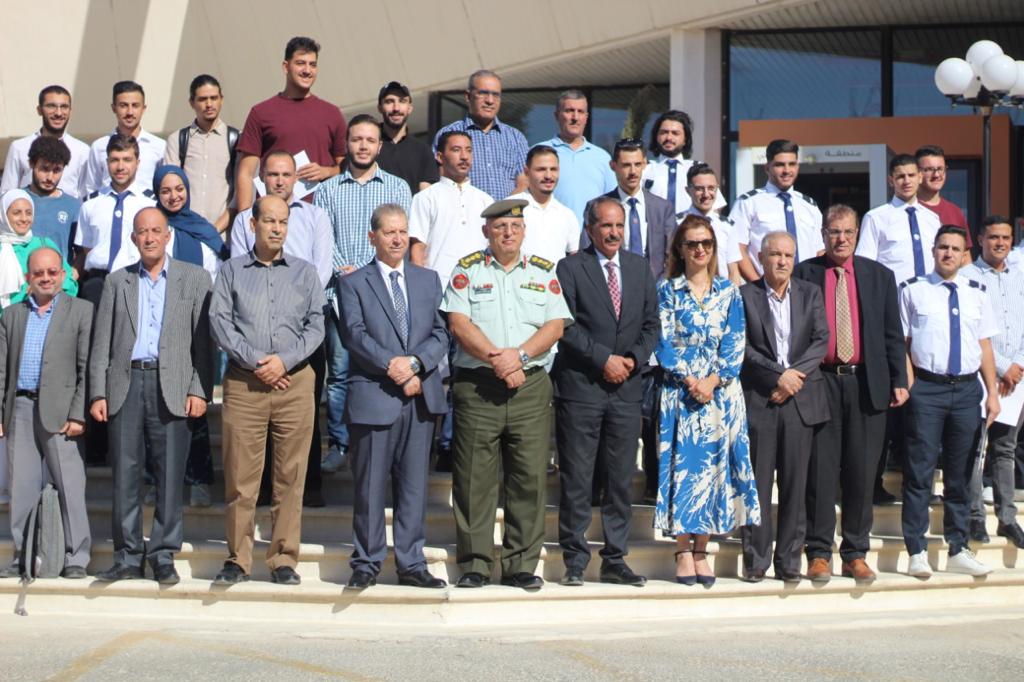 تخريج دورة علوم وتكنولوجيا الفضاء لطلبة كلية الطيران في جامعة عمان العربية