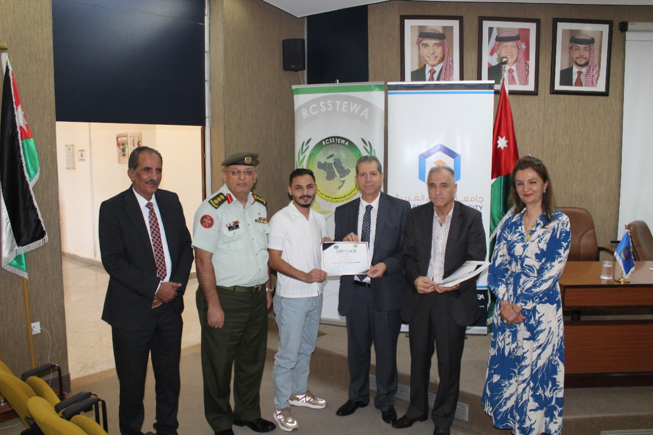 تخريج دورة علوم وتكنولوجيا الفضاء لطلبة كلية الطيران في جامعة عمان العربية1