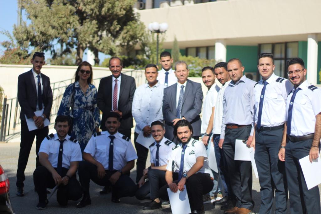 تخريج دورة علوم وتكنولوجيا الفضاء لطلبة كلية الطيران في جامعة عمان العربية12