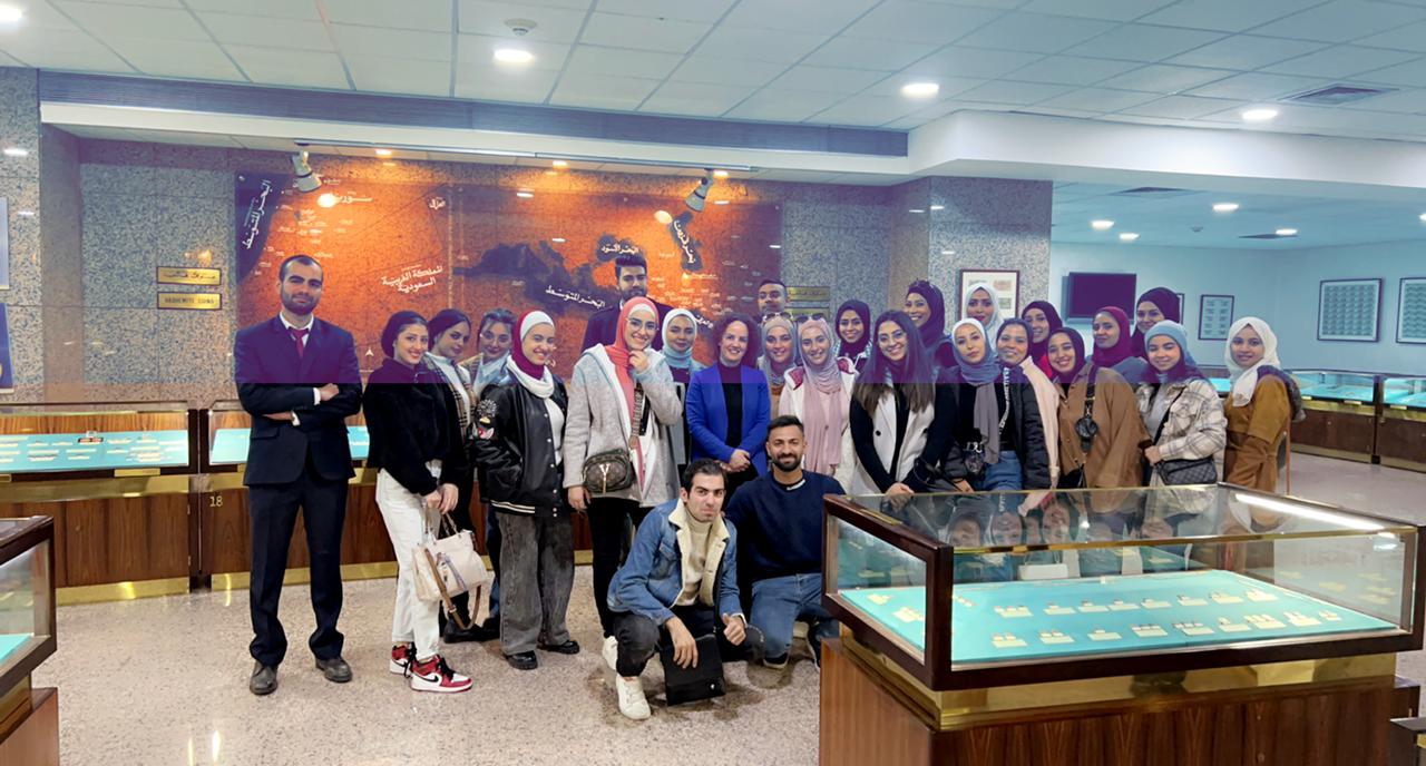 طلبة الأعمال في "عمان العربية" يزورون البنك المركزي2