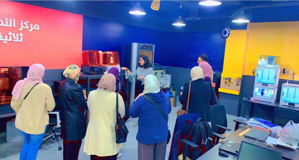 تربوية "عمان العربية" تزور مصنع الأفكار التابع لمؤسسة ولي العهد3