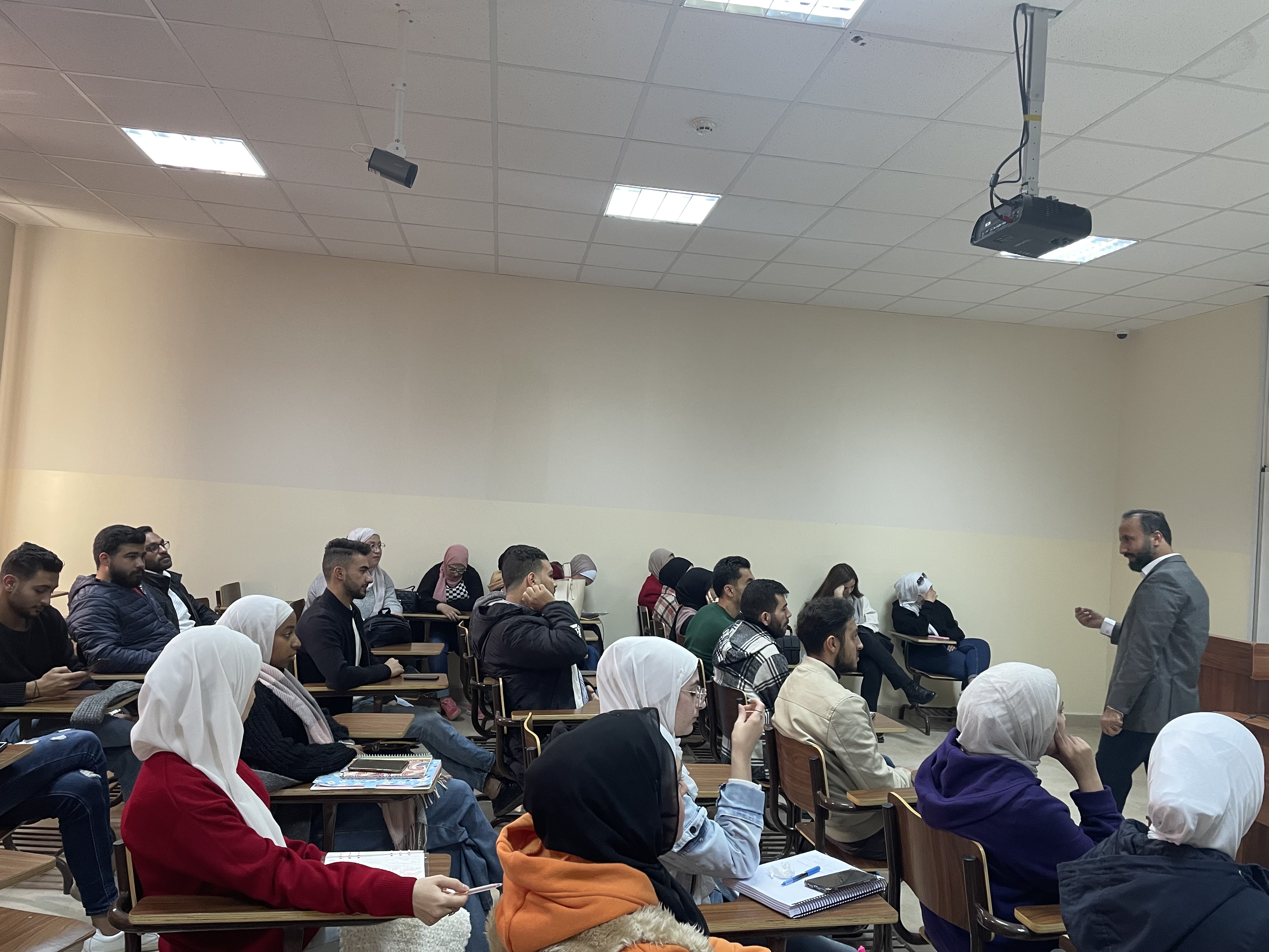 ورشة عمل لطلبة كلية الهندسة في "عمان العربية"3