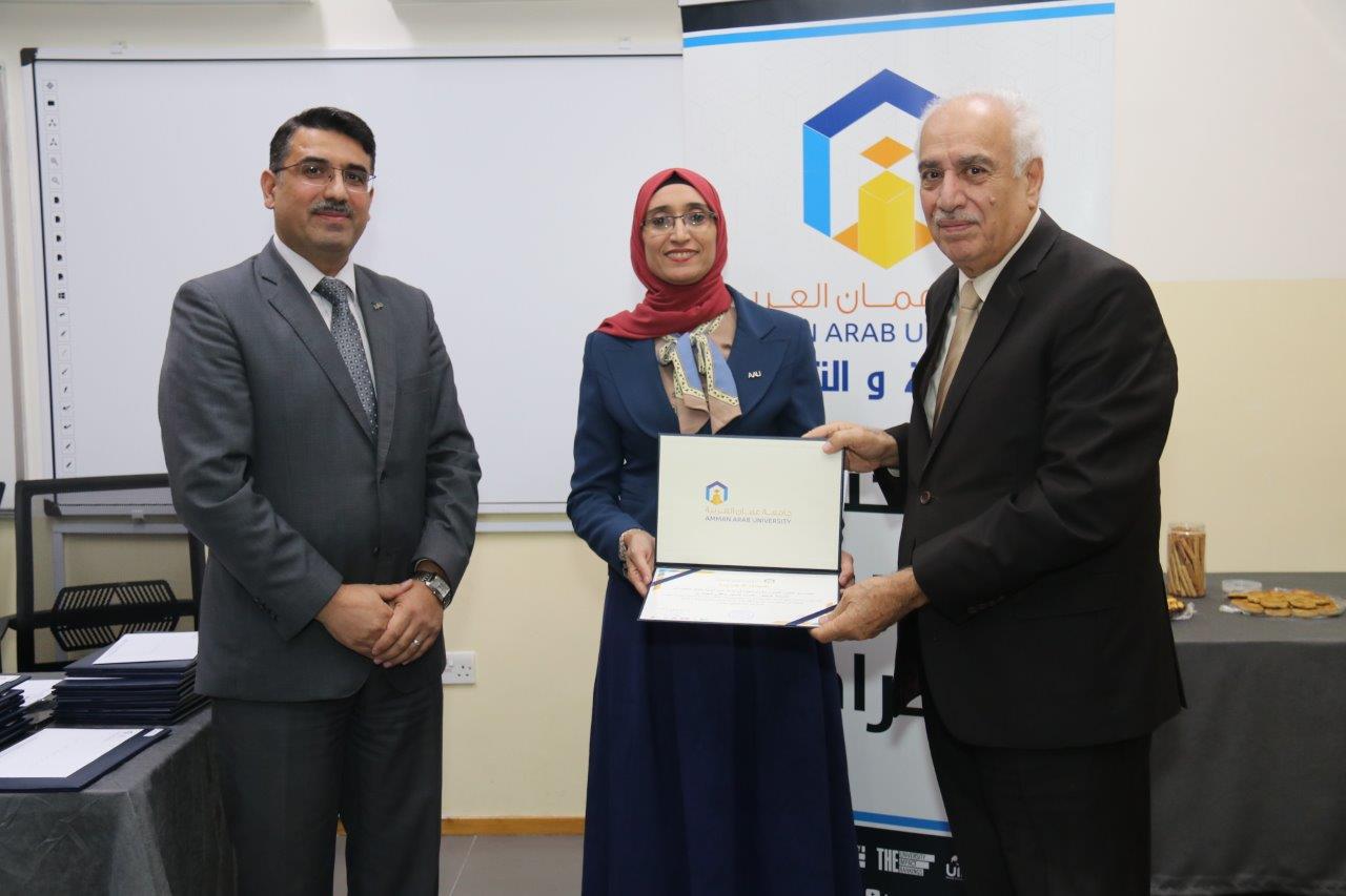 "عمان العربية" تكرّم مدربي الورش التدريبية الخاصة بأعضاء الهيئة التدريسية3