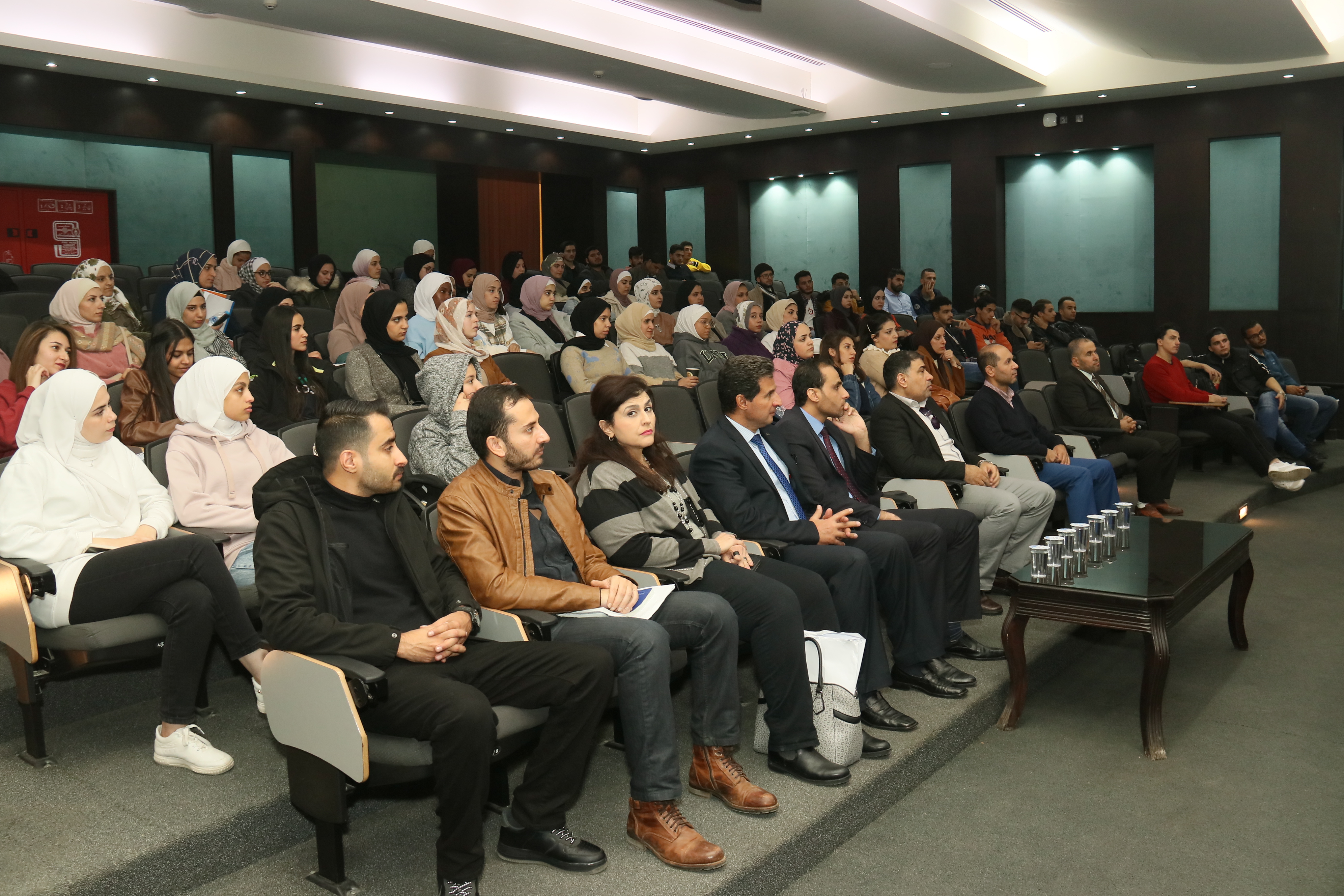 محاضرة توعية في "عمان العربية" حول الإسعافات الأولية2