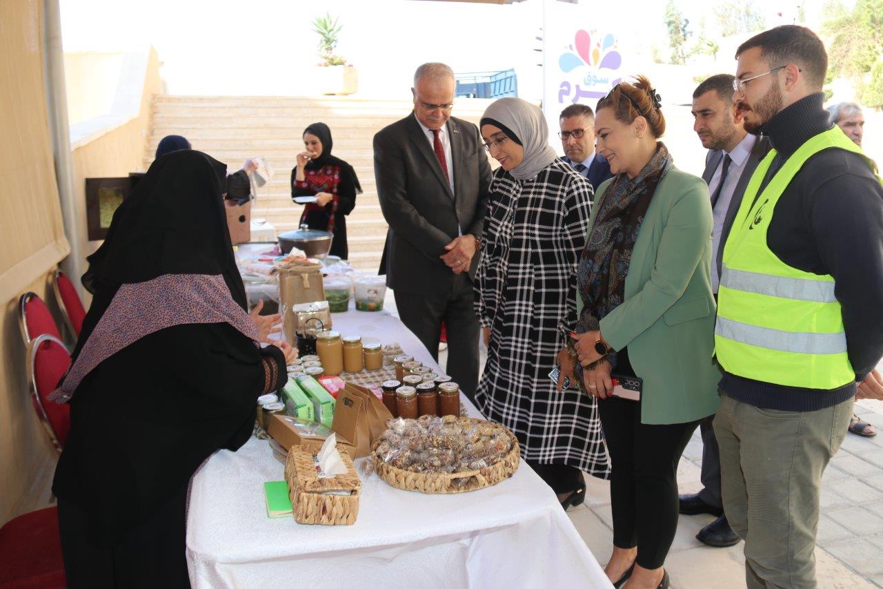 "عمان العربية" تستضيف فعاليات "سوق كرم" و "مبادرة احنا بكرا"2