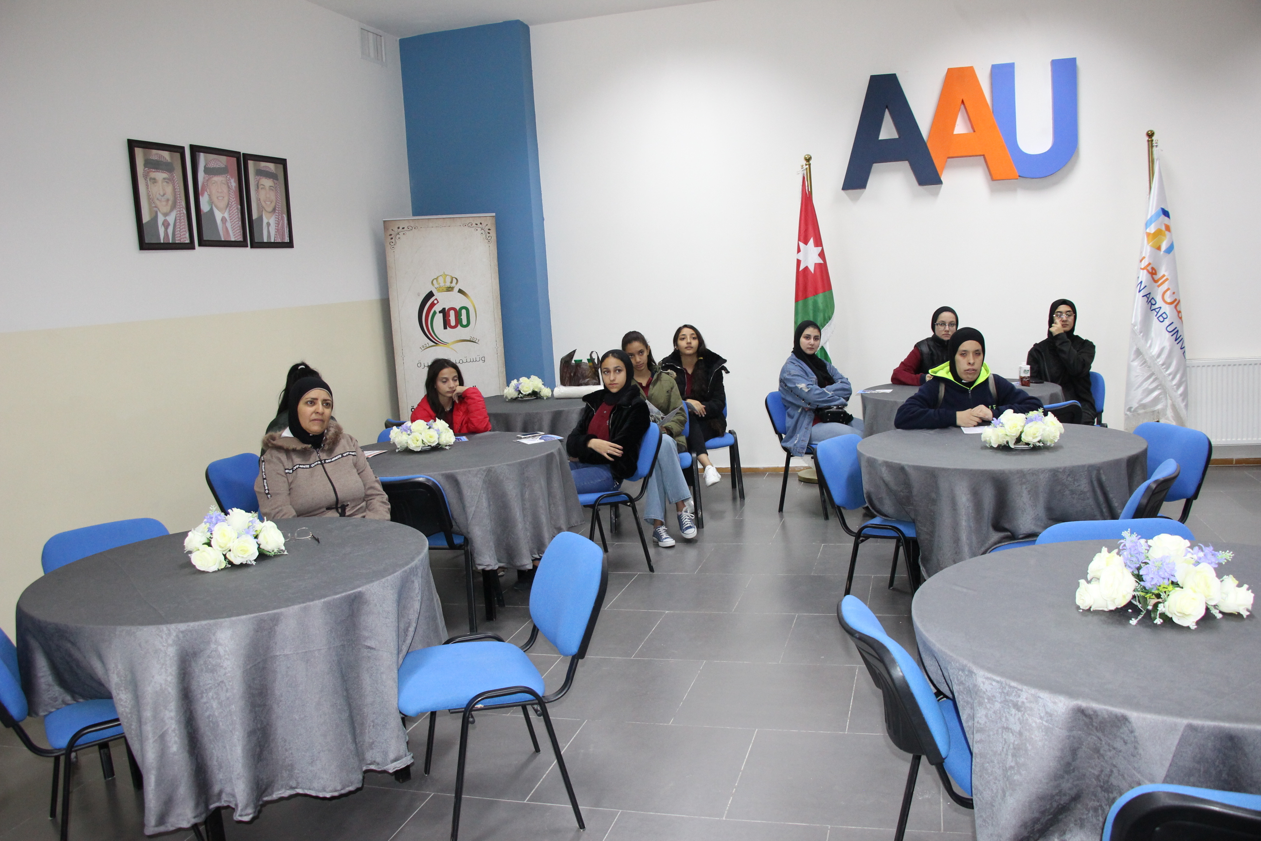 "عمان العربية" تستقبل طلبة مدرسة أكاديمية فخر المستقبل الدولية 1