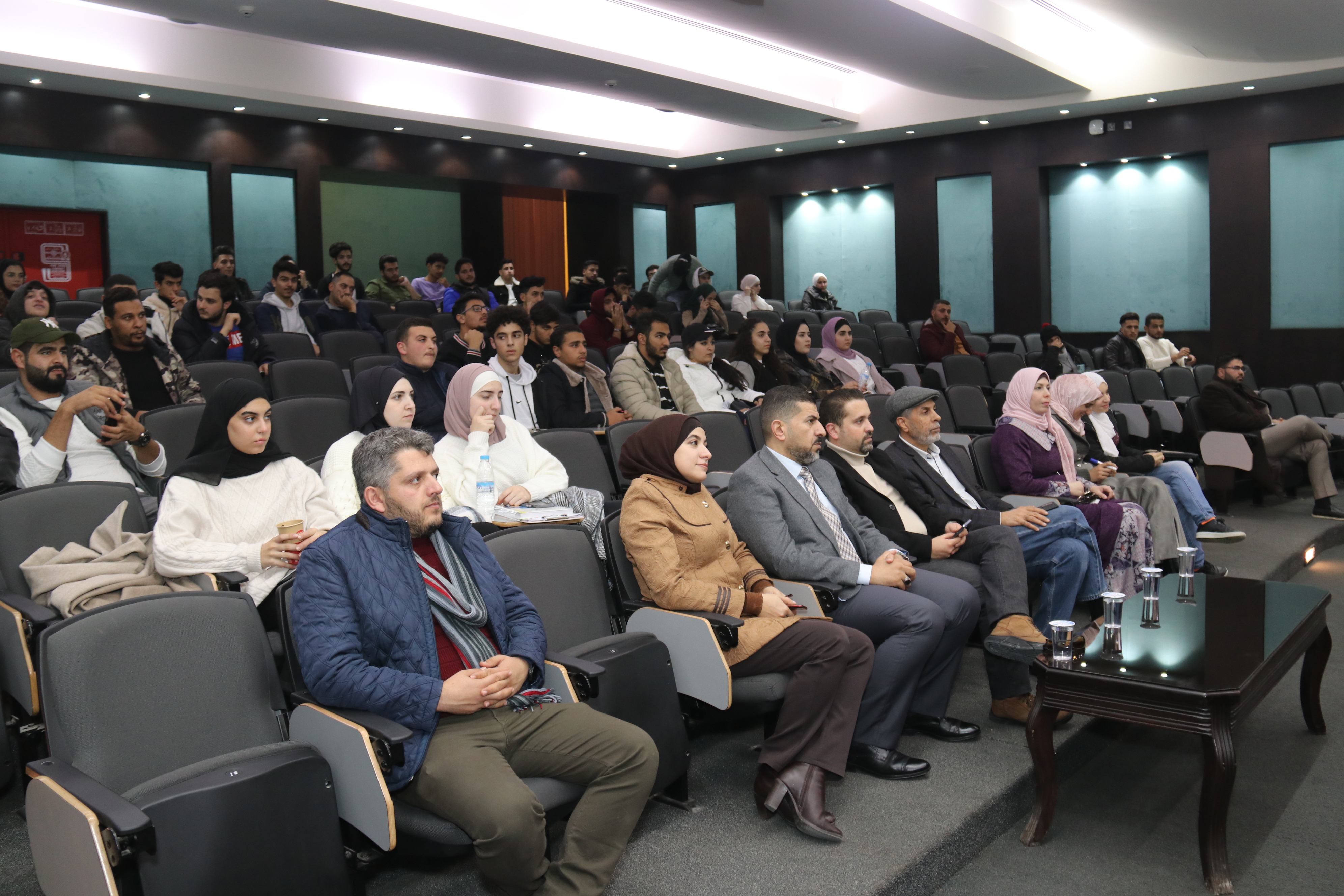العلوم الحاسوبية والمعلوماتية "عمان العربية" تدعم مشاركات طلبتها محلياً وإقليمياً ودولياً1