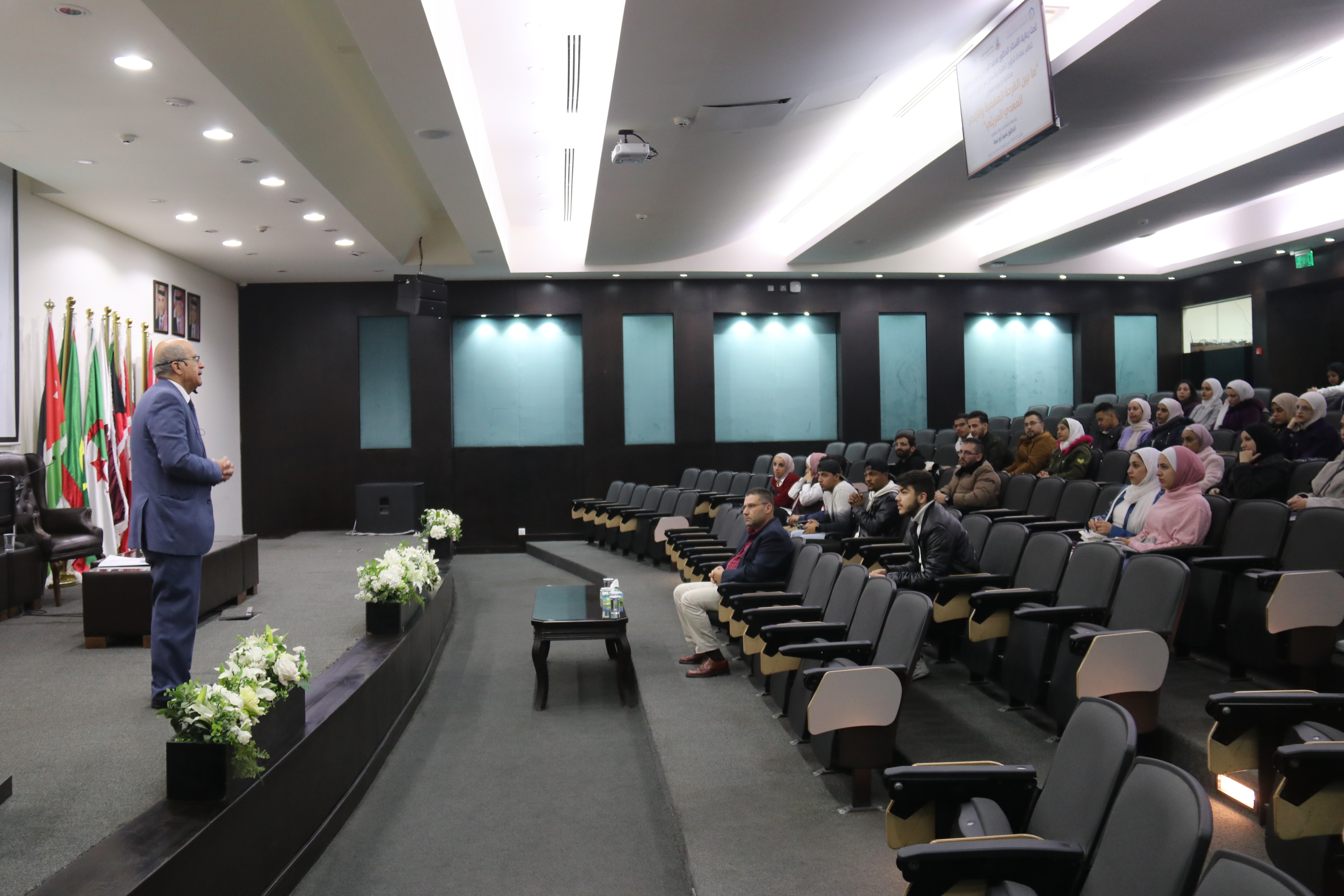 محاضرة توعوية تثقيفية حول القرحة الهضمية والارتداد المعدي المريئي في "عمان العربية"3