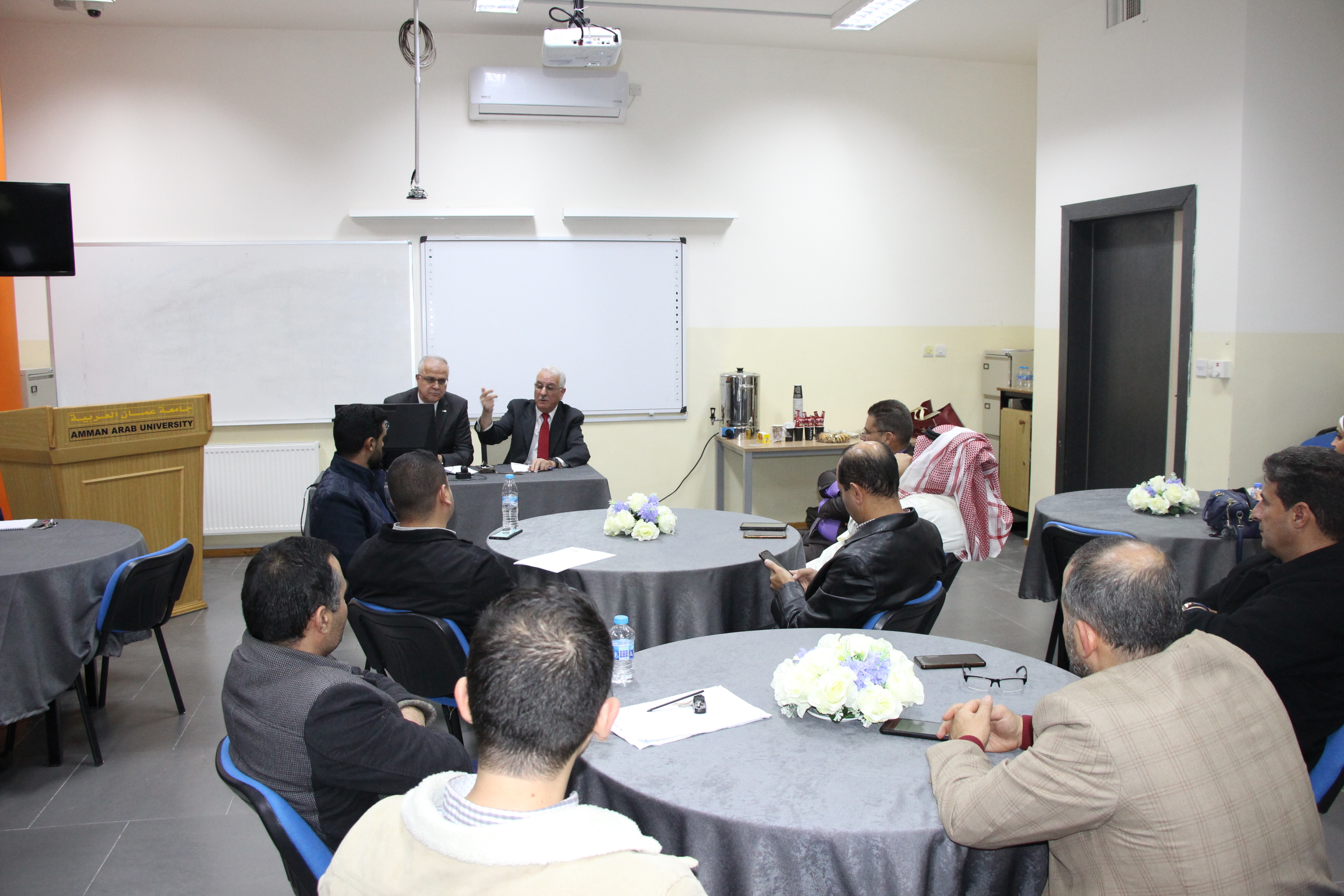 "عمان العربية" تلتقي بخريجي كلية الآداب والعلوم1