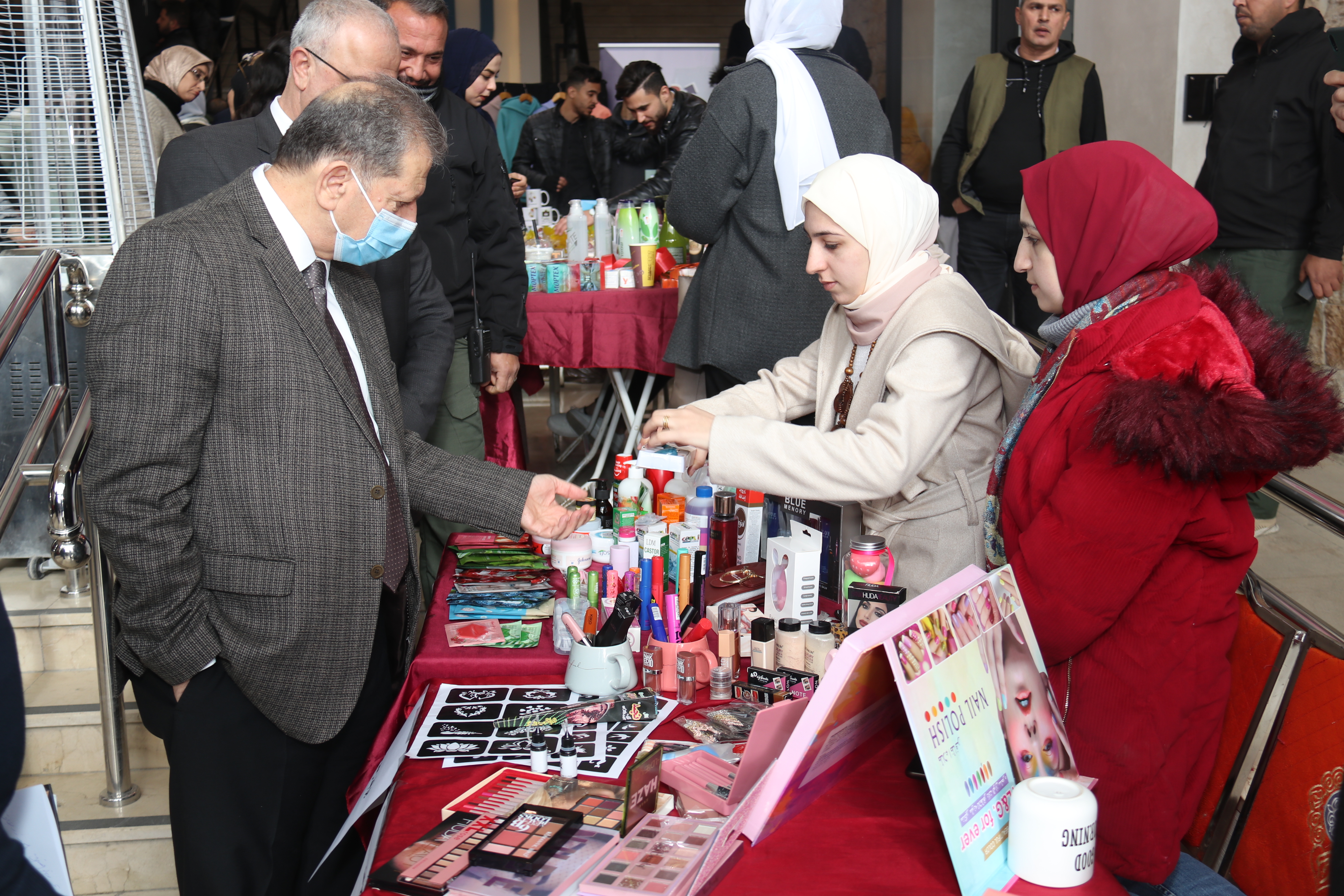 بازار أصحاب المشاريع الصغيرة لطلبة جامعة عمّان العربية4