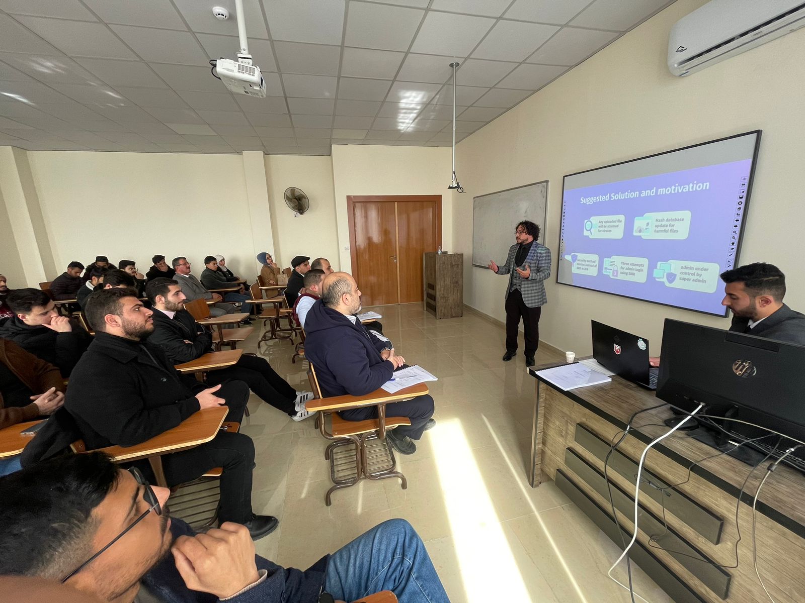 مشاريع تخرج إبداعية لطلبة العلوم الحاسوبية في "عمّان العربية"6