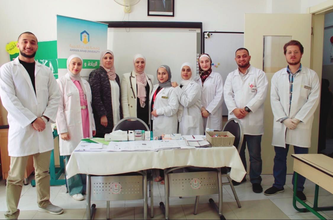 صيدلة "عمان العربية" تشارك في اليوم الطبي لأكاديمية الاتفاق الدولية3