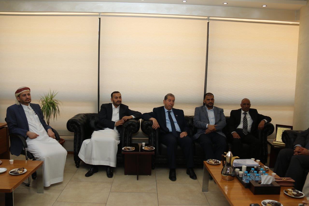 بحضور السفير اليمني مناقشة رسائل ماجستير في "عمان العربية" لطلبة يمنيين 6