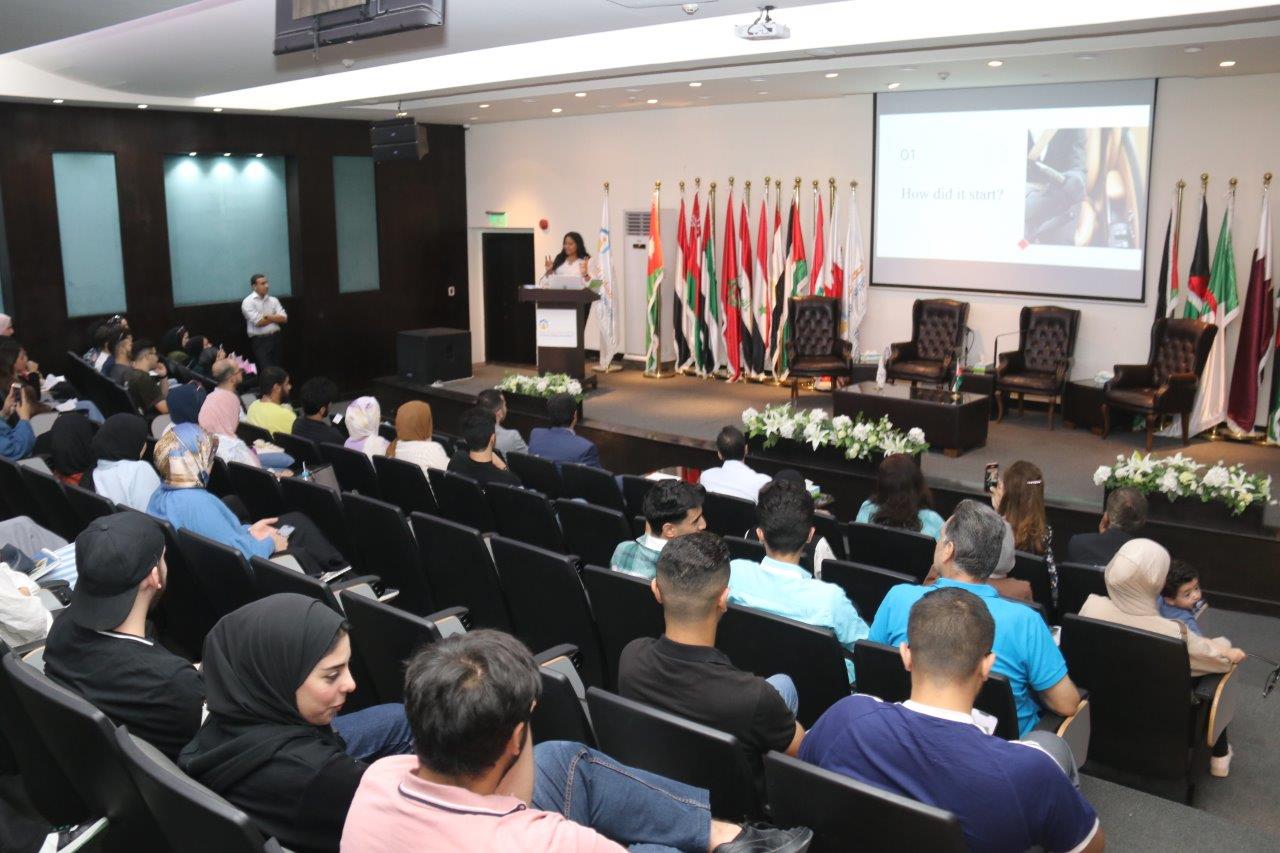 ندوة علمية بعنوان "منشورات بحثية" لطلبة جامعة عمان العربية3