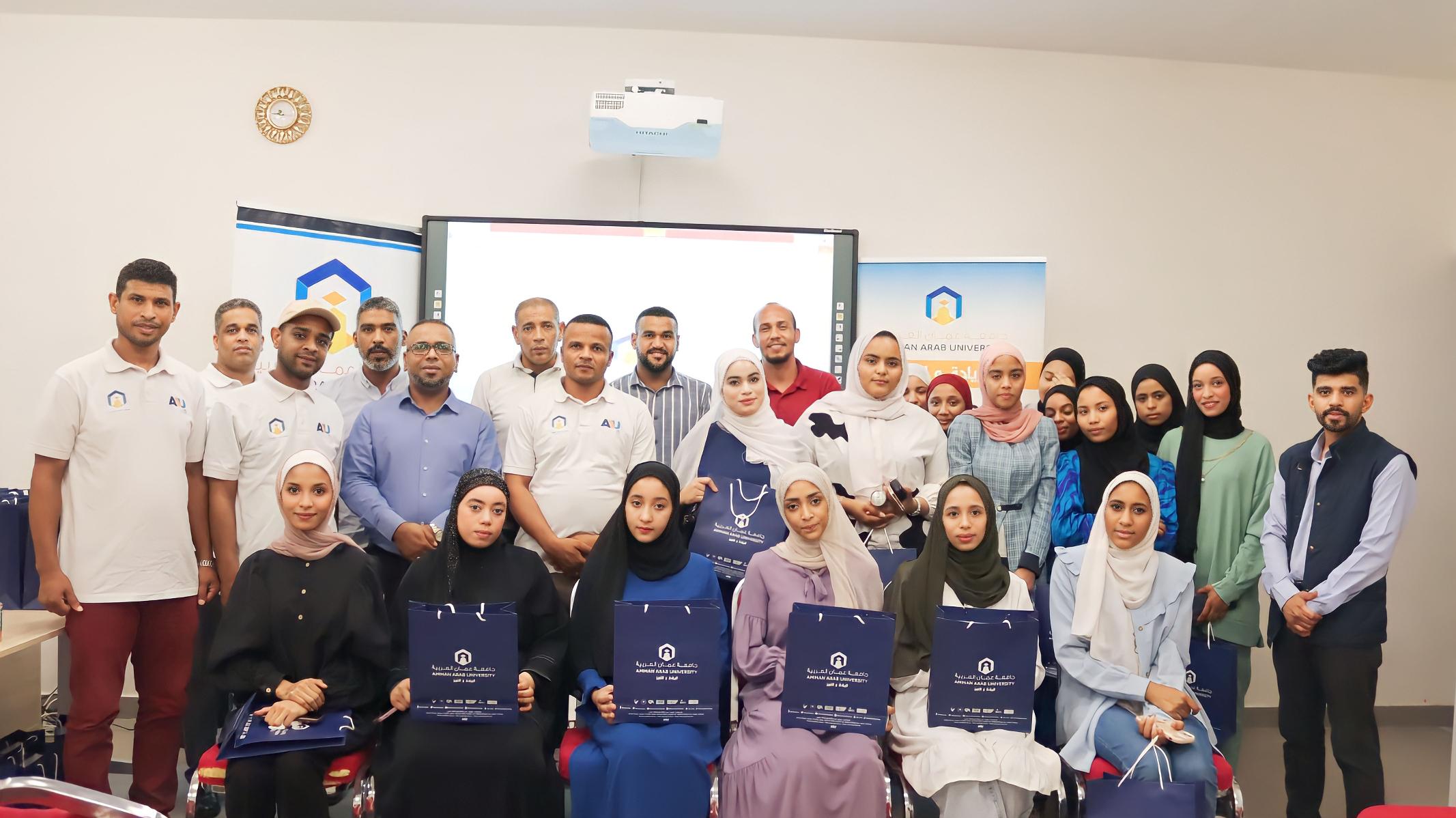 طلبة جامعة عمّان العربية بالتعاون مع مركز زها الثقافي يطلقان مبادرة (عينك على المستقبل مع AAU)4