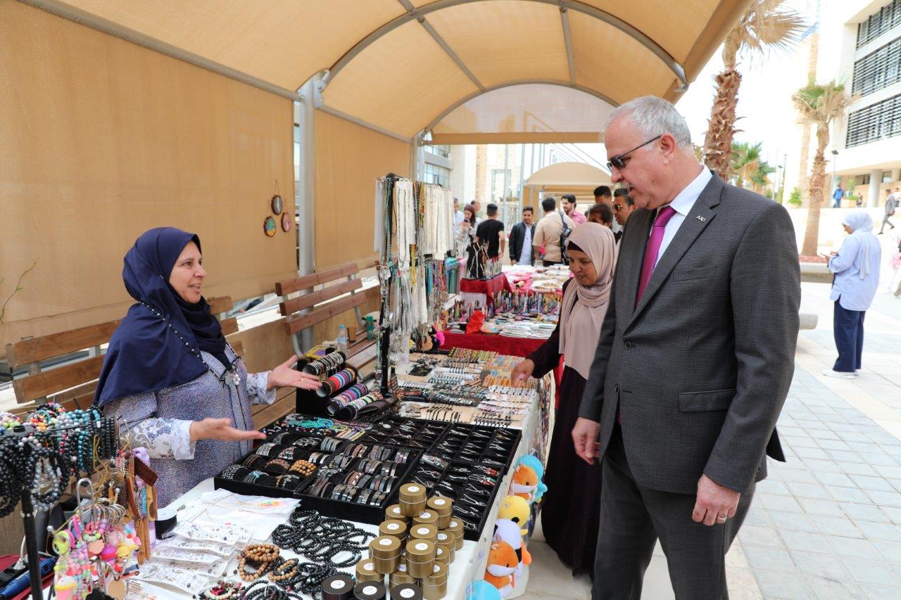 بازار مزن عمان العربية الخيري الثاني لدعم المجتمع المحلي 7