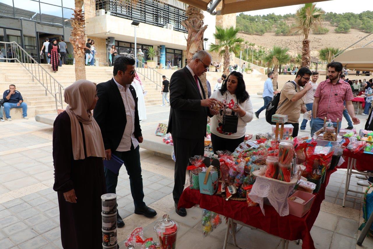 بازار مزن عمان العربية الخيري الثاني لدعم المجتمع المحلي 8