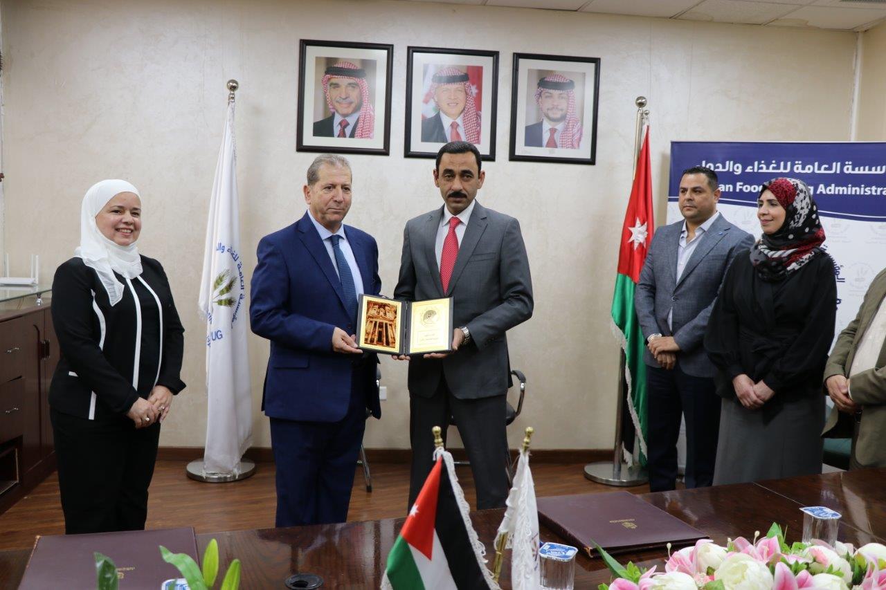 توقيع اتفاقية تعاون بين "عمان العربية" والمؤسسة العامة للغذاء والدواء5