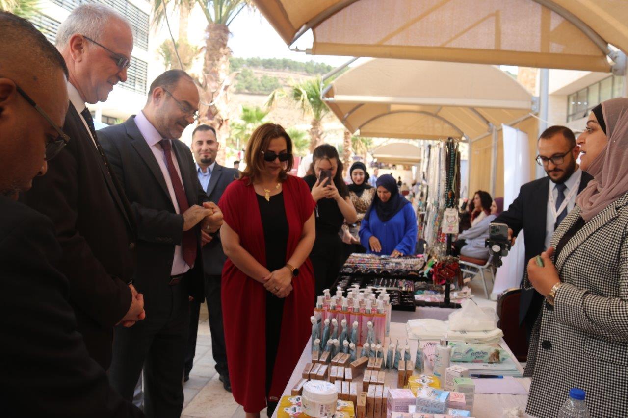 بازار "سوق كرم" في رحاب جامعة عمان العربية3