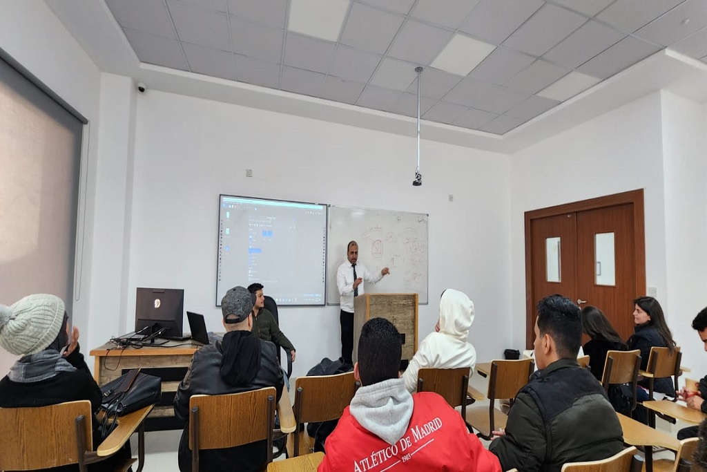ورشة تدريبية حول نظام التشغيل Linux في جامعة عمان العربية2