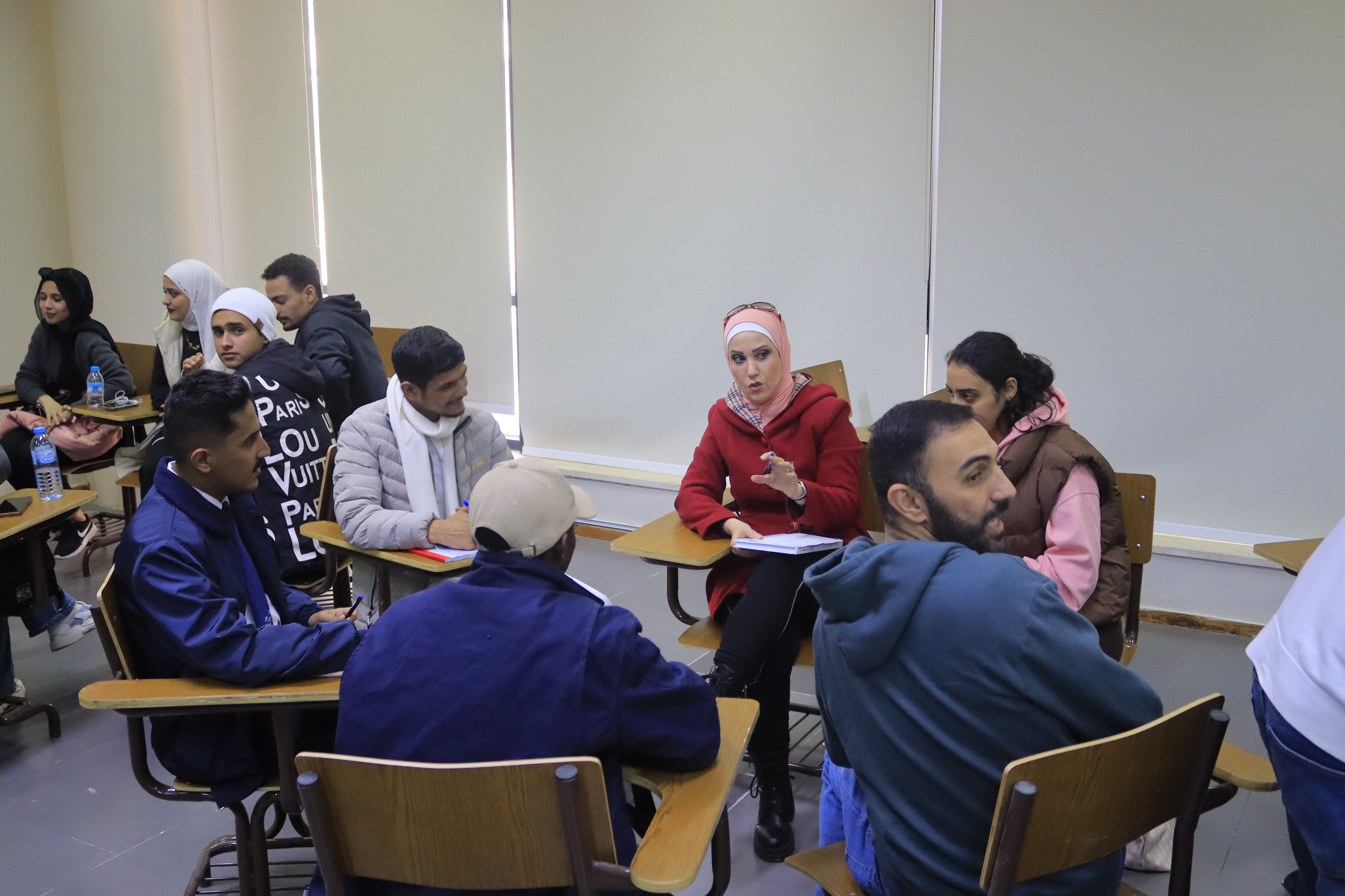 كلية الآداب والعلوم في عمان العربية تعقد ورشة بعنوان " مهارات التفكير الابداعي والناقد"2