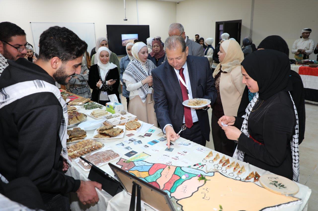صيدلة "عمان العربية" تحتفي بالتنوع الثقافي للطلبة في يوم" الطب التقليدي بين الشعوب"8