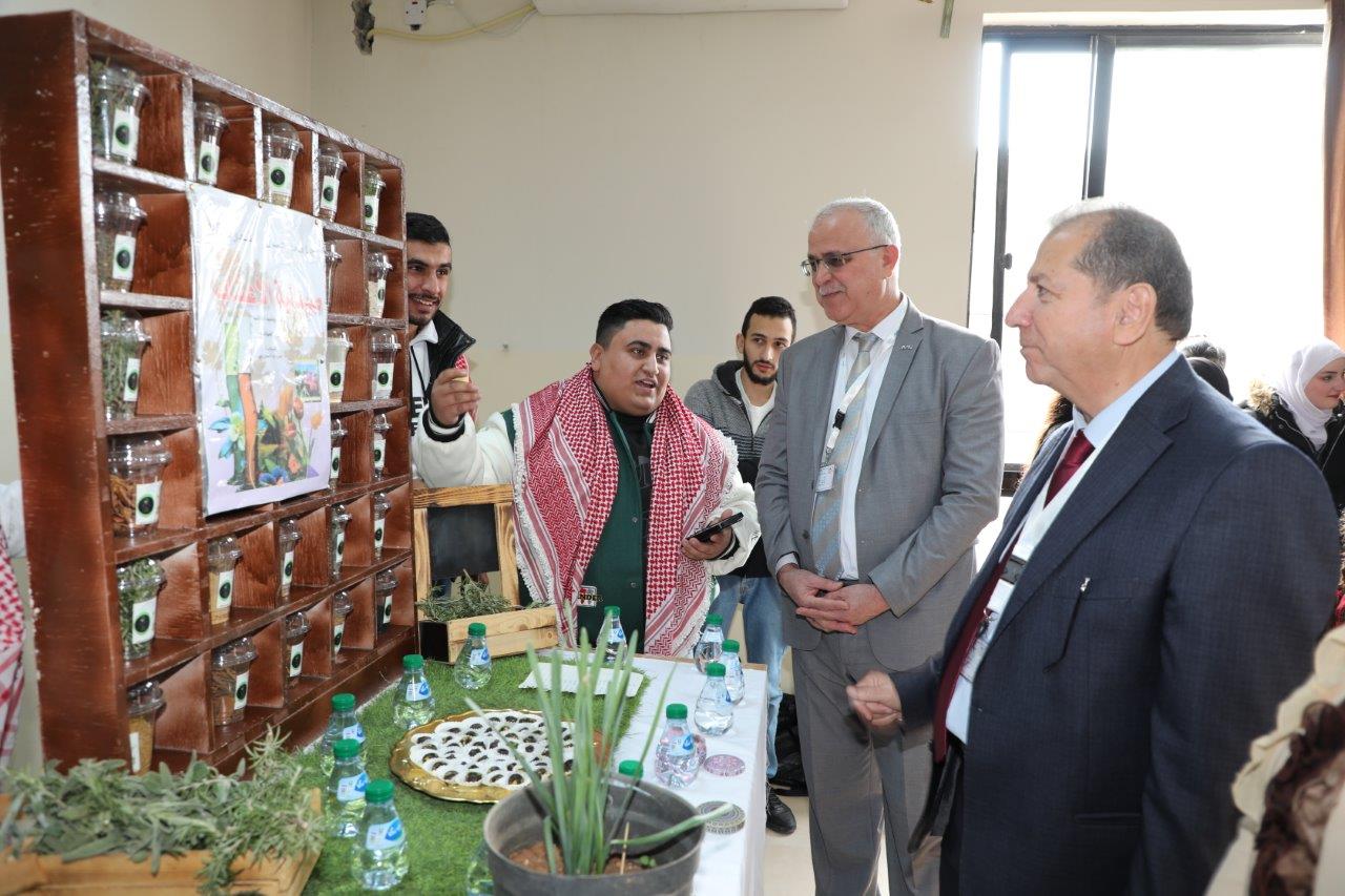 صيدلة "عمان العربية" تحتفي بالتنوع الثقافي للطلبة في يوم" الطب التقليدي بين الشعوب"10