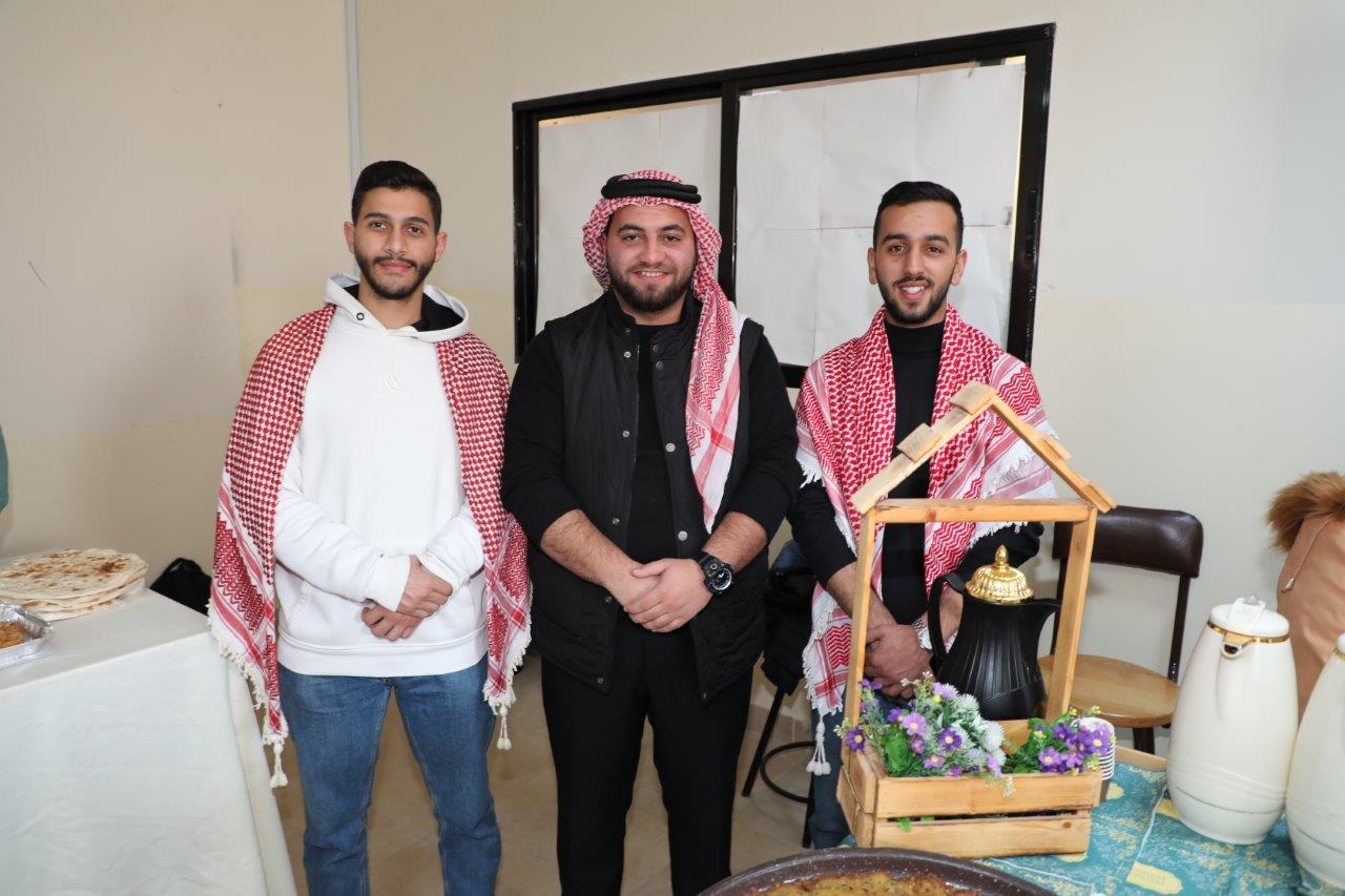 صيدلة "عمان العربية" تحتفي بالتنوع الثقافي للطلبة في يوم" الطب التقليدي بين الشعوب"11