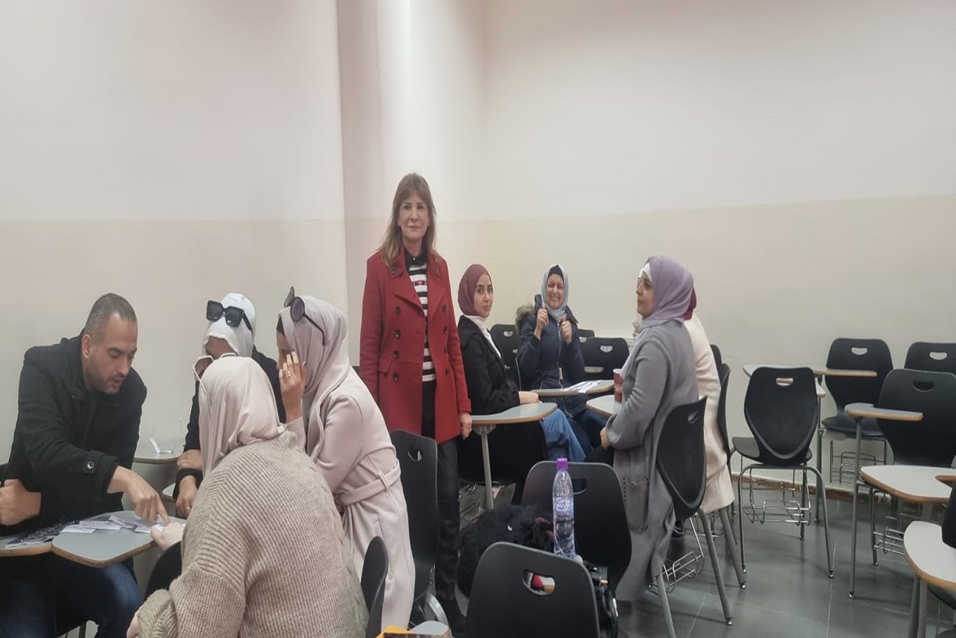 طلبة تربوية "عمان العربية" ينفذون ورشة مهارات التواصل الاجتماعي 1