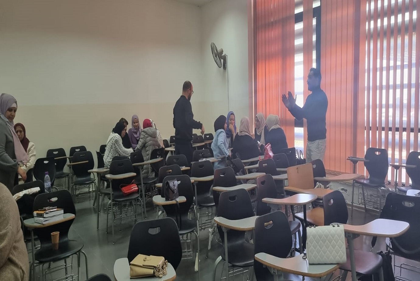 طلبة تربوية "عمان العربية" ينفذون ورشة مهارات التواصل الاجتماعي 2
