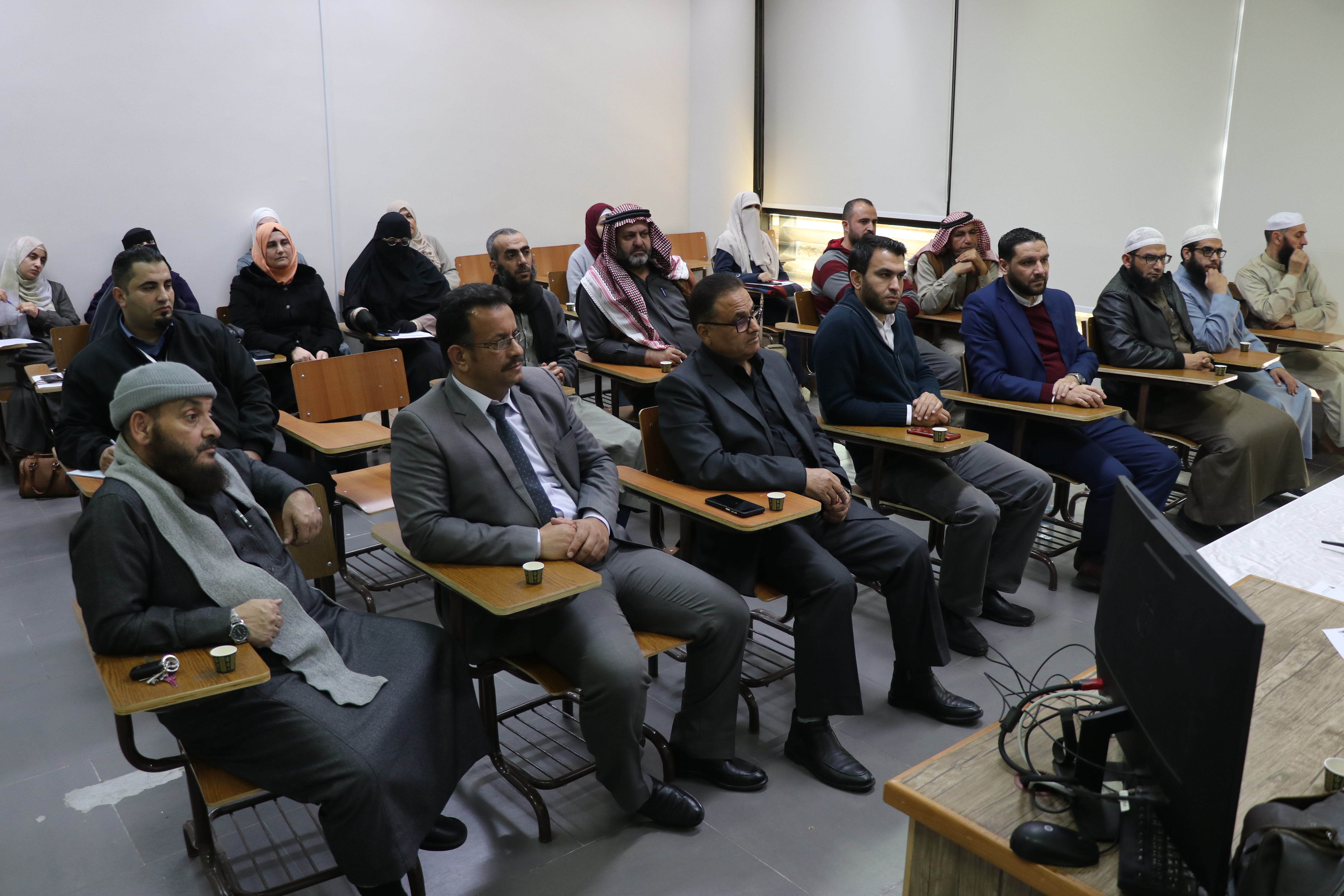 "عمان العربية" تلتقي بخريجي كلية الشريعة2