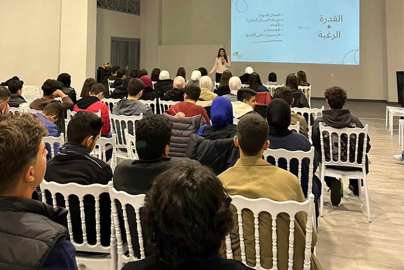 "عمان العربية " تشارك في ورشة عمل حول كيفية اختيار التخصص الجامعي بالنادي الأهلي الأردني3