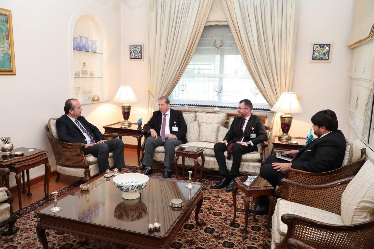 الوديان يبحث سبل التعاون المشتركة بين "عمان العربية" والسفارة التركية في الأردن1