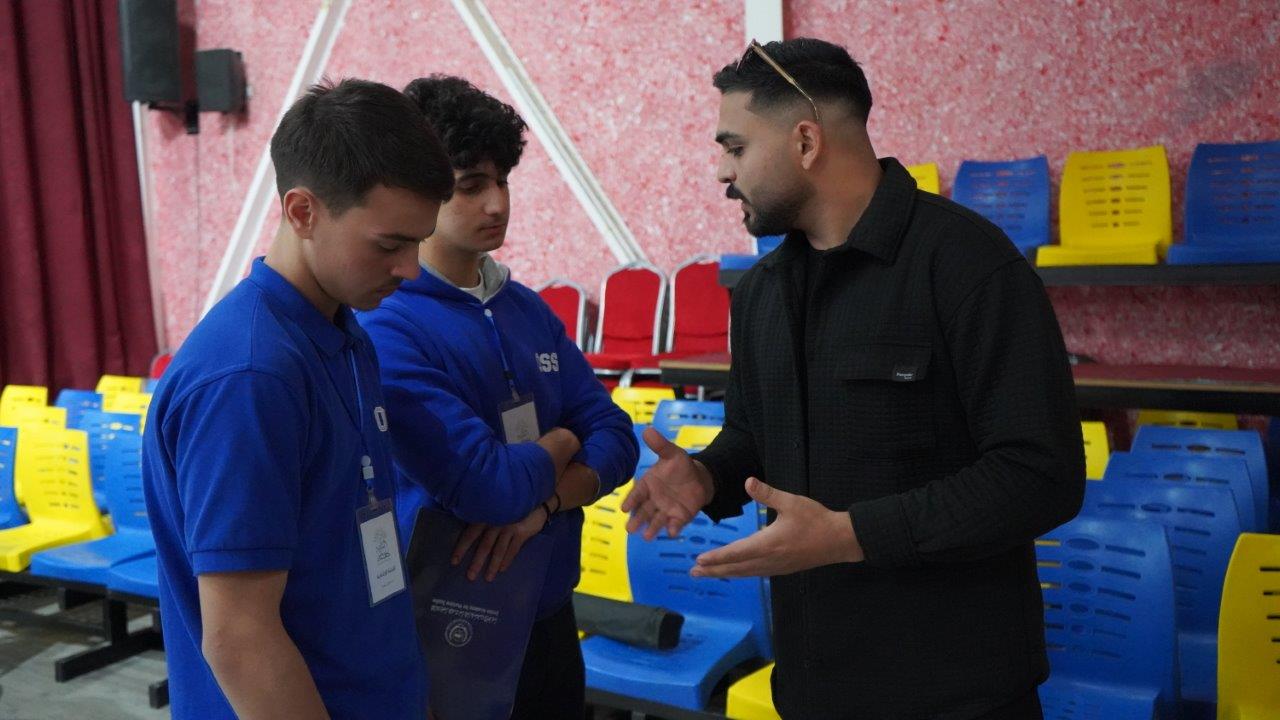 "عمان العربية" تشارك بمعرض "طريقك إلى المستقبل" في المدارس العمرية2
