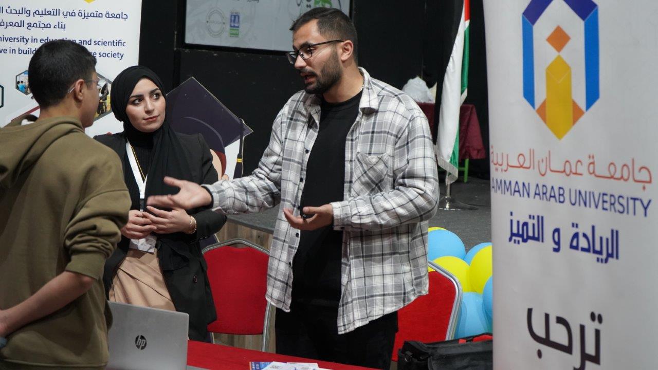 "عمان العربية" تشارك بمعرض "طريقك إلى المستقبل" في المدارس العمرية6