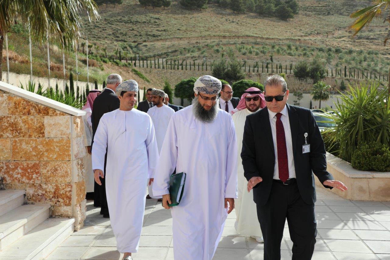 وفد التعليم العالي العُماني يطلع على إنجازات "عمان العربية" ويتطلع لتعزيز التعاون الأكاديمي1