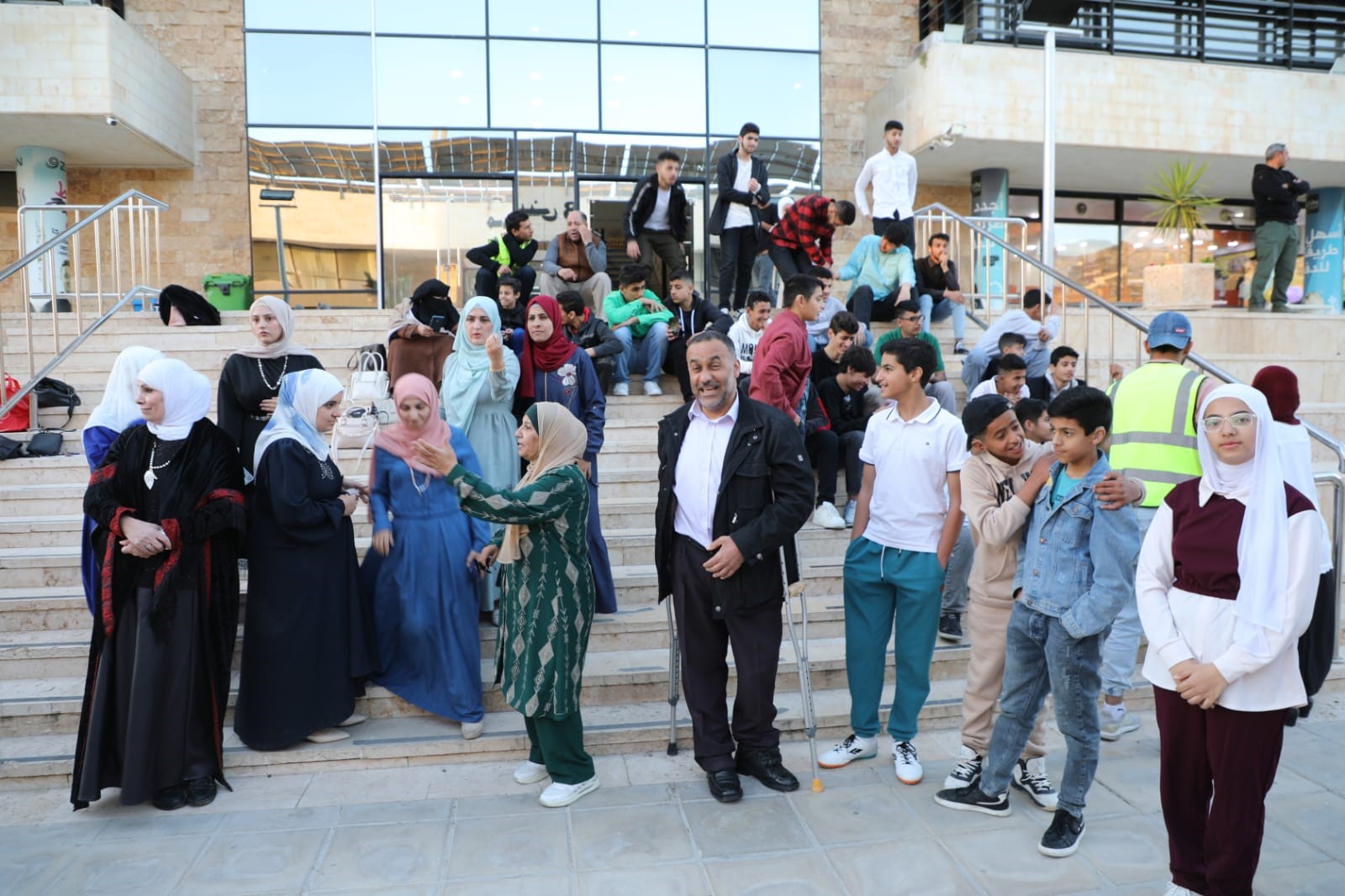 تربوية عمان العربية وبمشاركة عدة كليات تقيم إفطارا خيريا للطلبة ذوي الإعاقة السمعية6