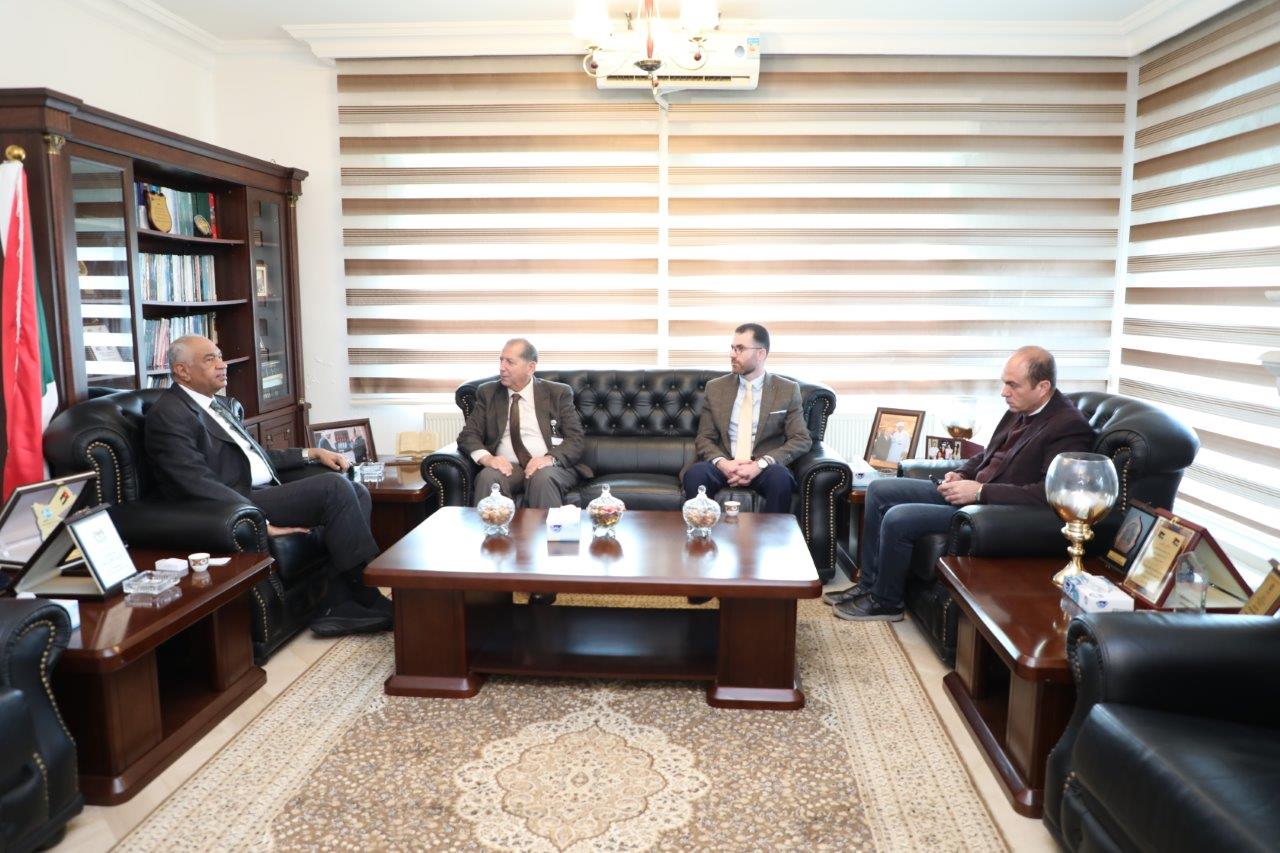السفير السوداني يستقبل رئيس جامعة عمان العربية لبحث تعزيز التعاون الأكاديمي والبحثي1