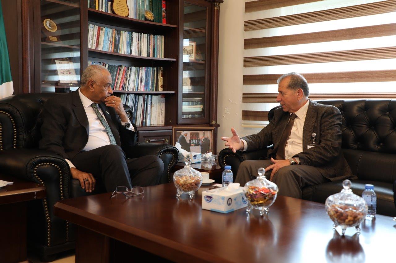 السفير السوداني يستقبل رئيس جامعة عمان العربية لبحث تعزيز التعاون الأكاديمي والبحثي6