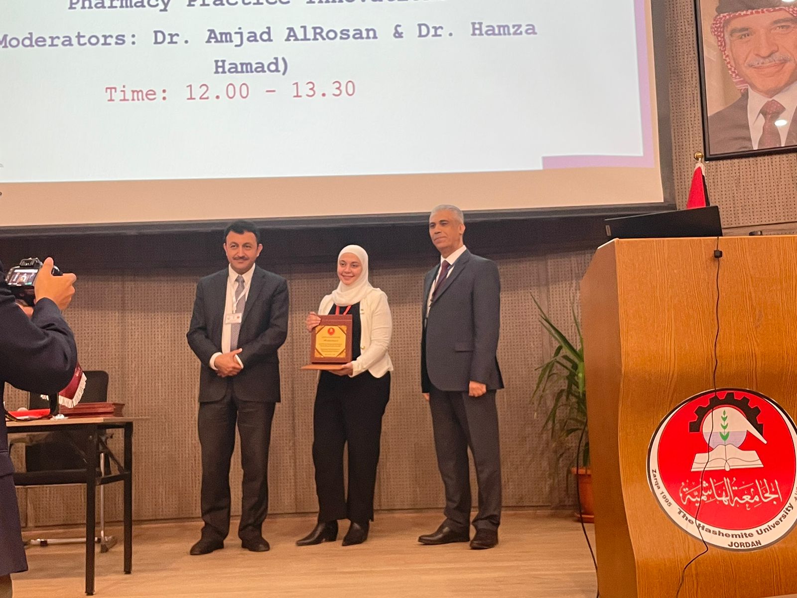 صيدلة "عمان العربية" تعزز مشاركاتها في المؤتمرات الصيدلانية الهامة1