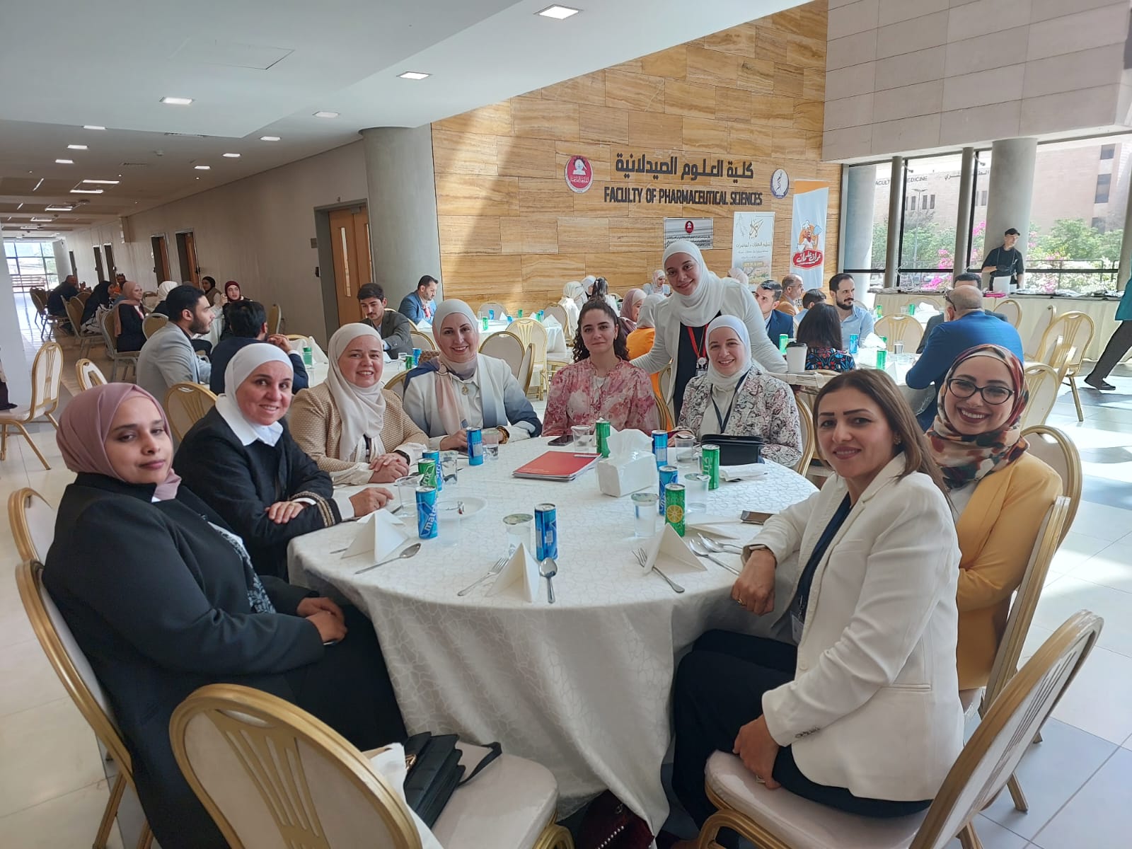 صيدلة "عمان العربية" تعزز مشاركاتها في المؤتمرات الصيدلانية الهامة3