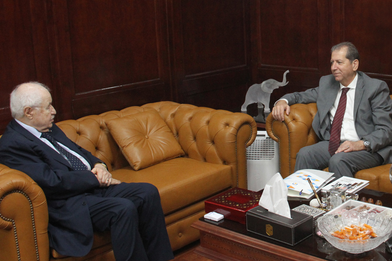 رئيس "عمان العربية" يبحث سبل التعاون مع مجموعة طلال أبو غزالة